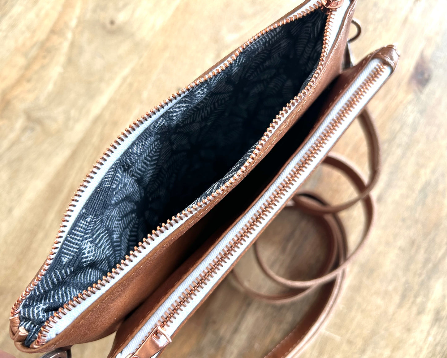 Cuoio Double Pocket Small Crossbody