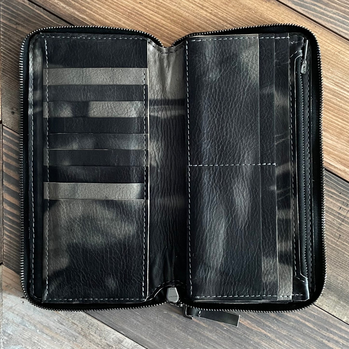 Zippered Wallet in Nero