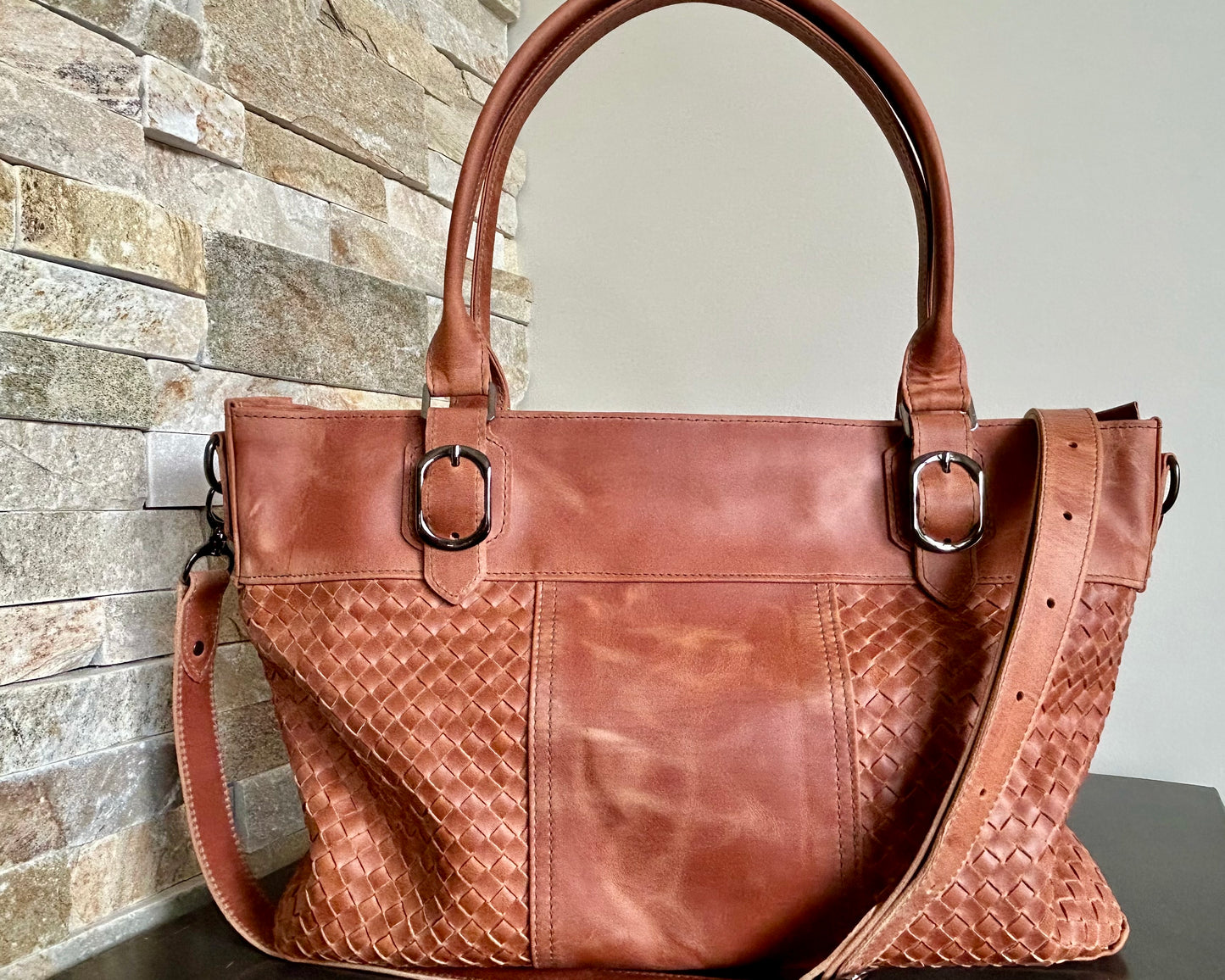 Woven large slouchy handbag Camello
