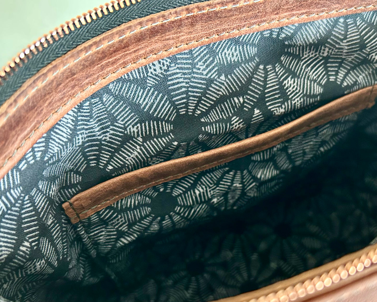 Cuoio Shoulder Bag