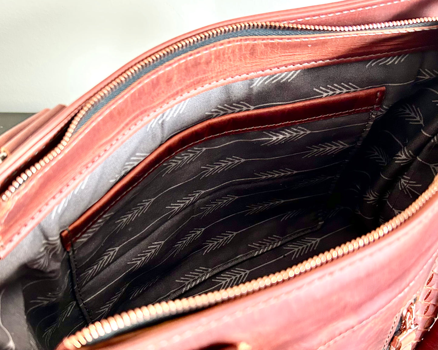 Woven Midsize Handbag Fieno