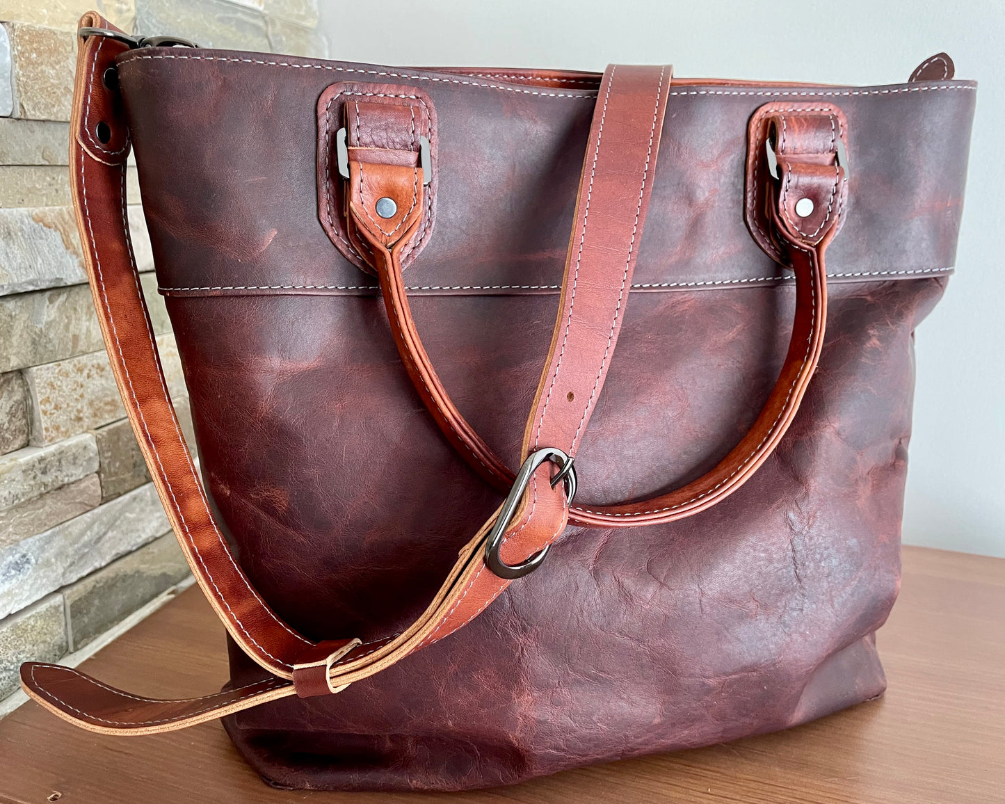 Handbag in Cherry and Bourbon